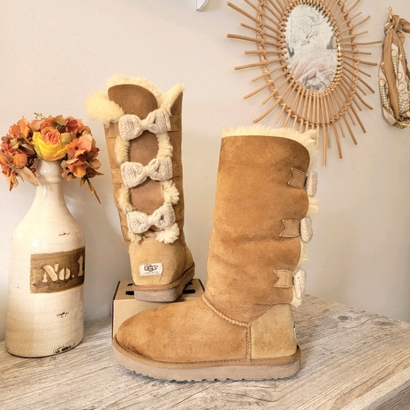 LIMITED EDITION ❗ UGG Bailey Triple Knit Bow Tall - Picture 3 of 13